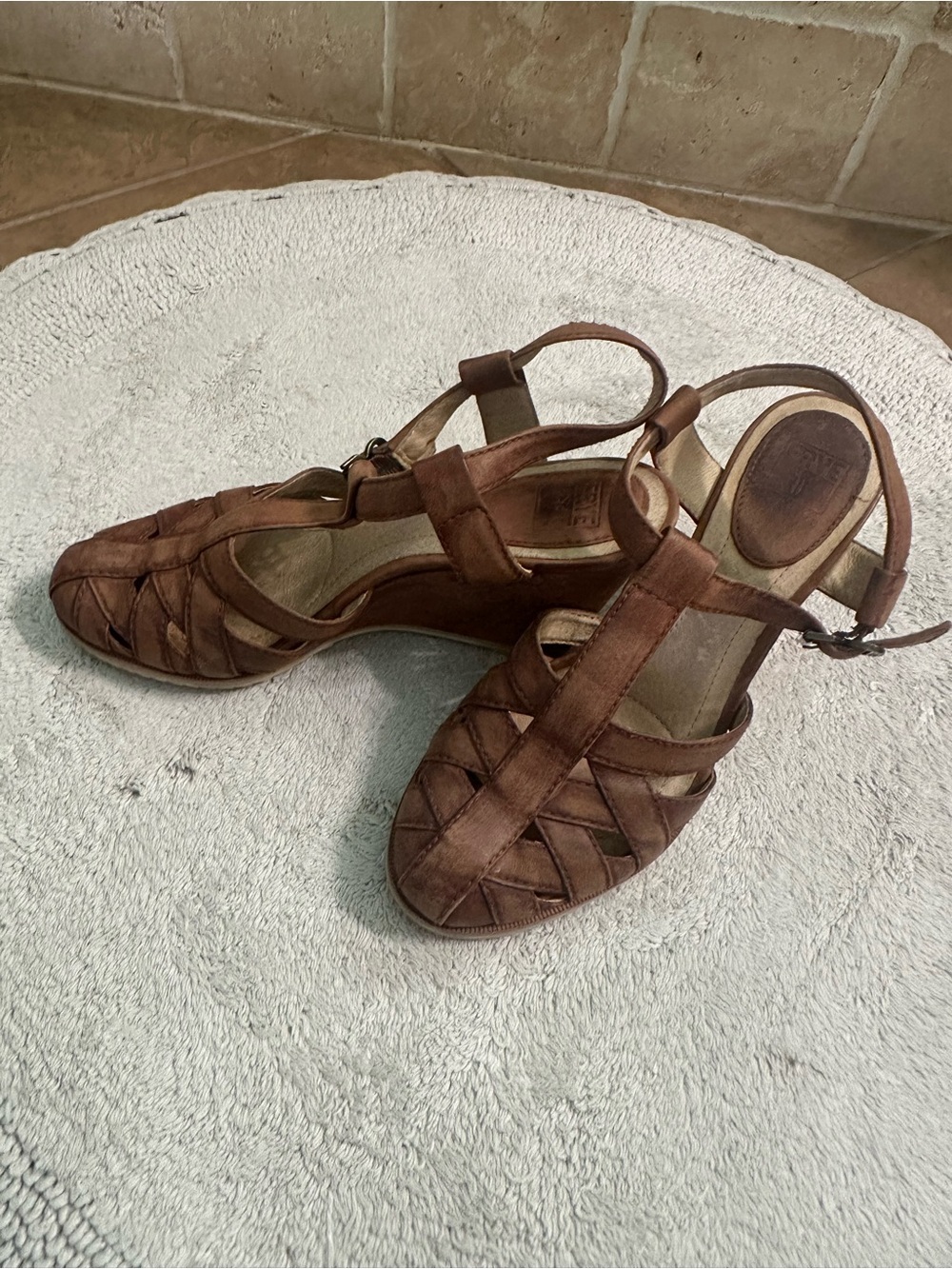 Frye Women’s Brown Strappy Leather close toed Slingback Sandals